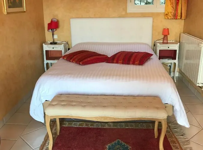 Quarto em Acomodações Particulares Les Trefles Hyères