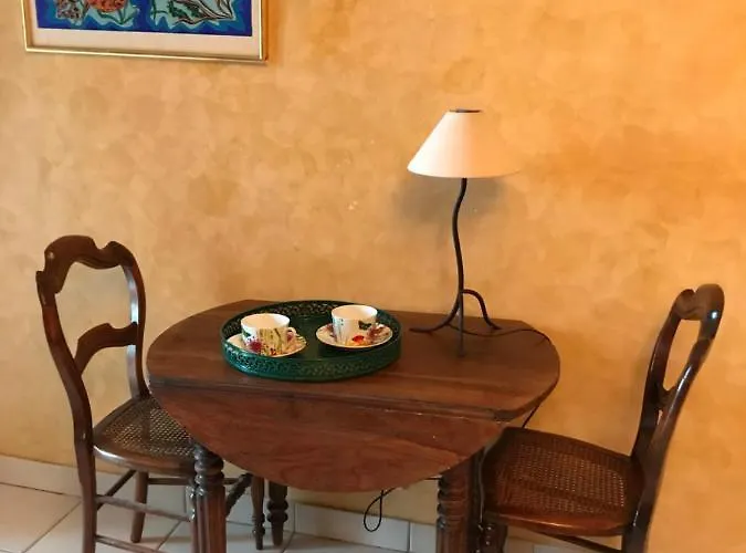 Les Trefles בית אירוח *