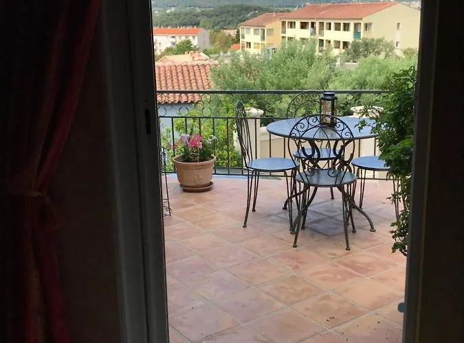 Les Trefles בית אירוח *