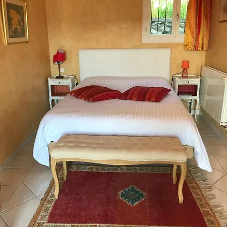 Homestay Les Trefles Hyeres